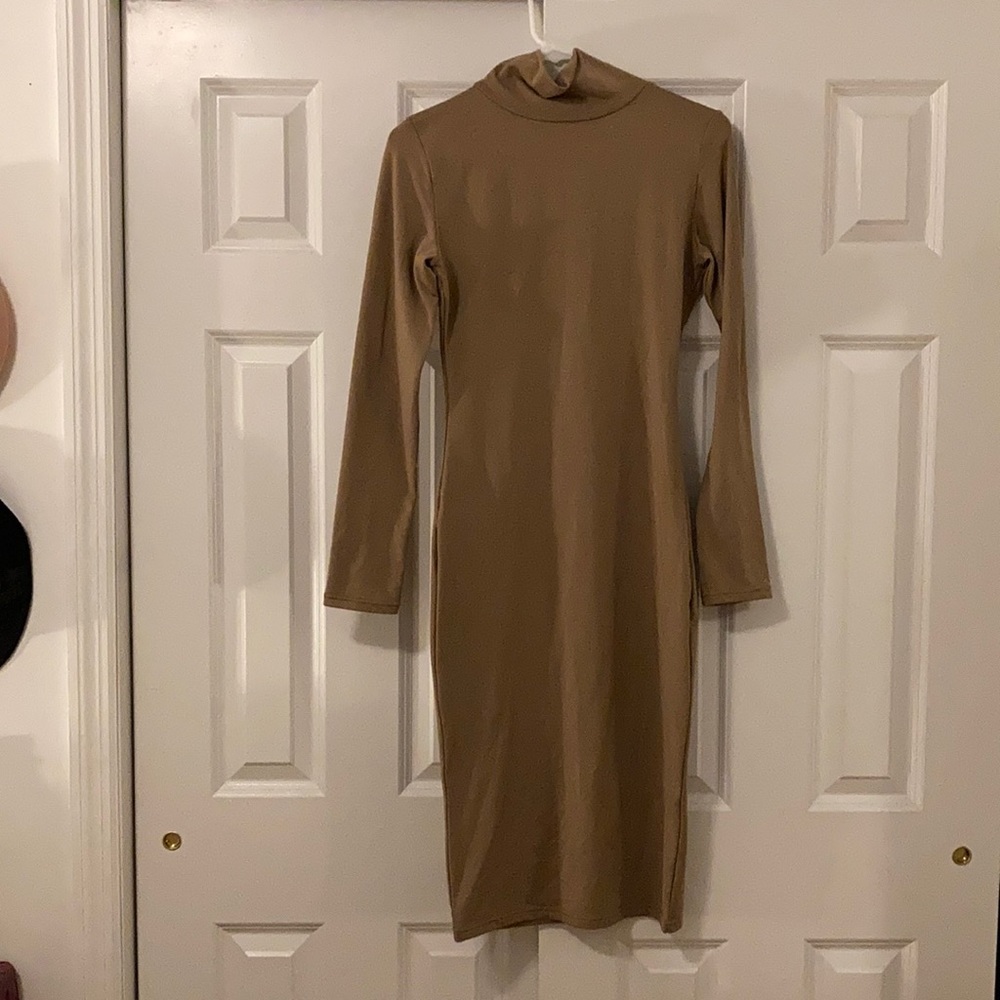 Bodycon turtleneck midi dress